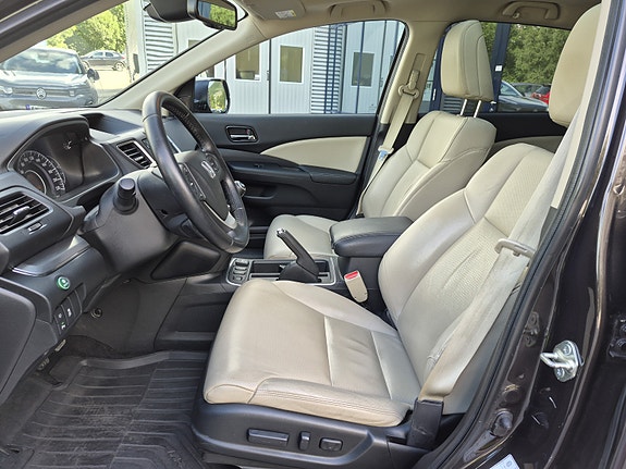 Honda CR-V 13 of 30