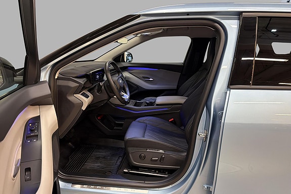 Ford Explorer 11 of 25