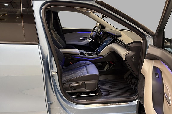 Ford Explorer 12 of 25