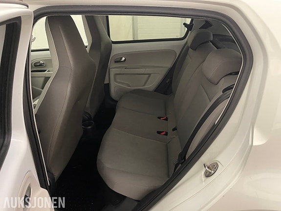 Volkswagen UP! 23 of 30