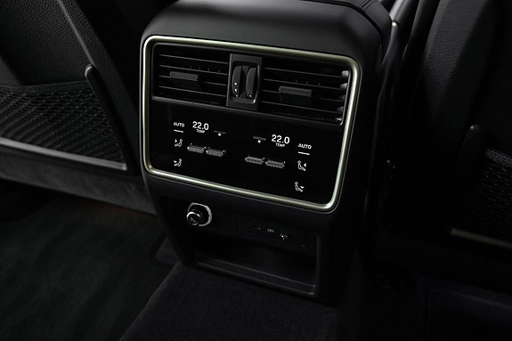 Porsche Cayenne 30 of 30