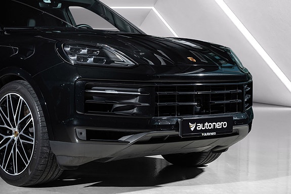 Porsche Cayenne 10 of 30