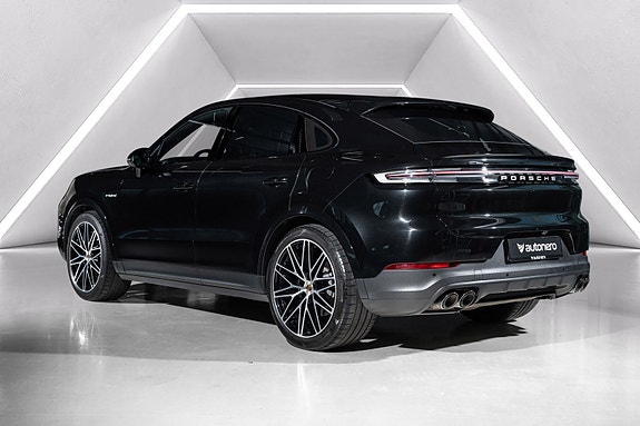 Porsche Cayenne 2 of 30