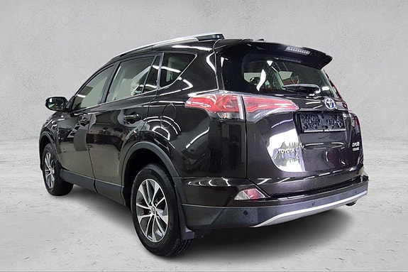 Toyota RAV4 4 of 6