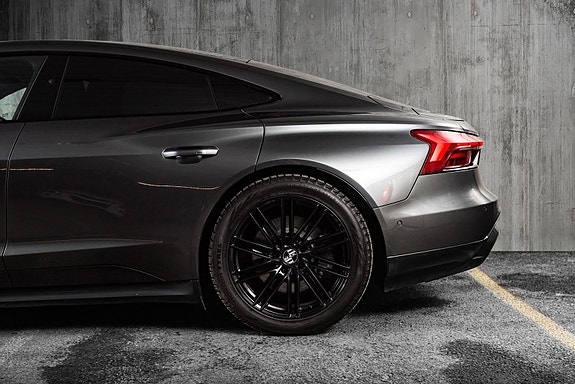 Audi e-tron GT 8 of 30