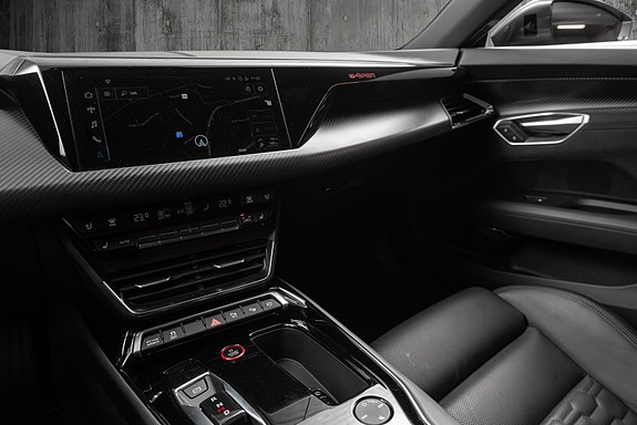 Audi e-tron GT 26 of 30