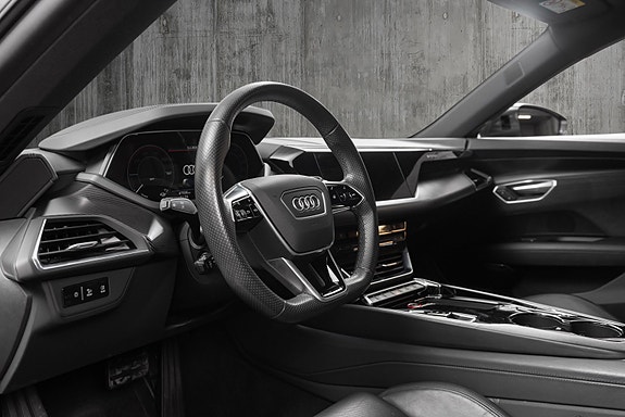 Audi e-tron GT 18 of 30
