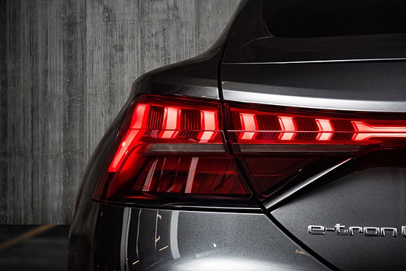 Audi e-tron GT 13 of 30