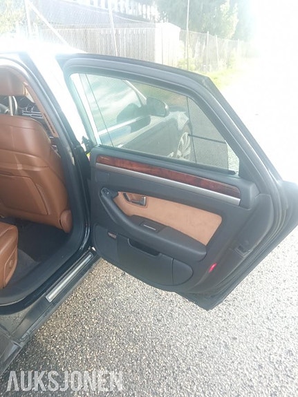 Audi A8 23 of 30