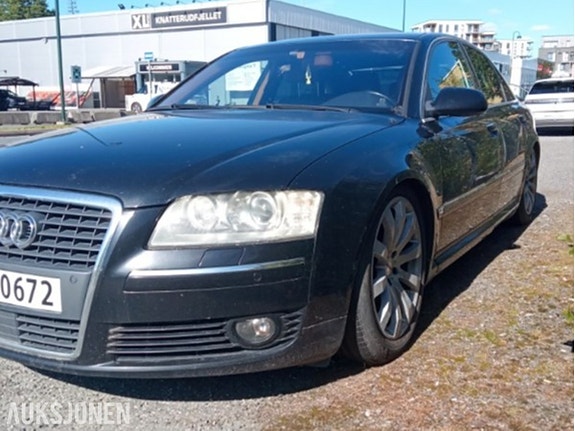 Audi A8 5 of 30