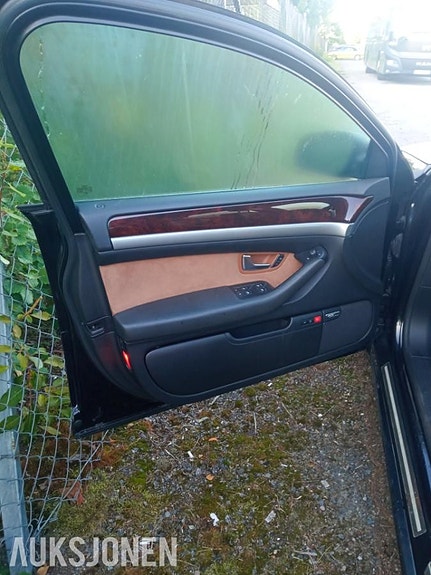 Audi A8 10 of 30