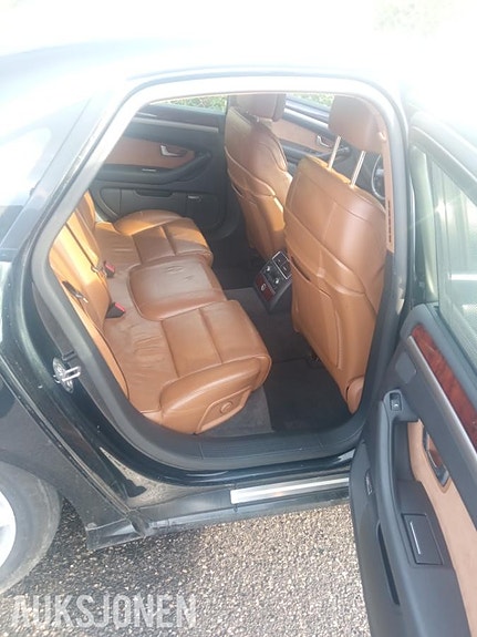 Audi A8 24 of 30