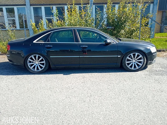 Audi A8 9 of 30