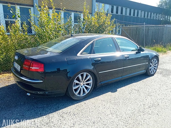 Audi A8 8 of 30