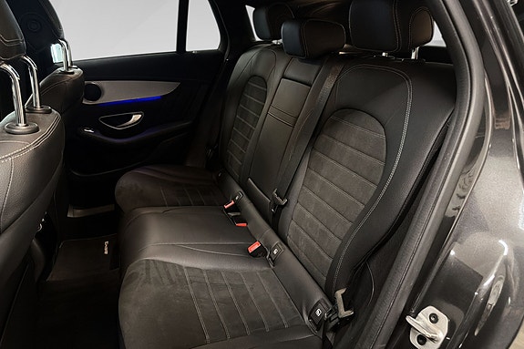Mercedes-Benz EQC400 17 of 18