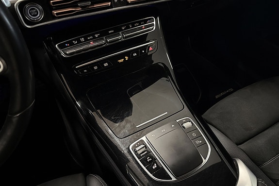 Mercedes-Benz EQC400 16 of 18