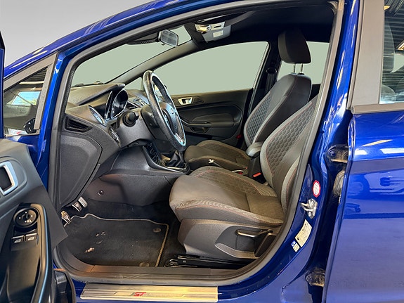 Ford Fiesta 9 of 25