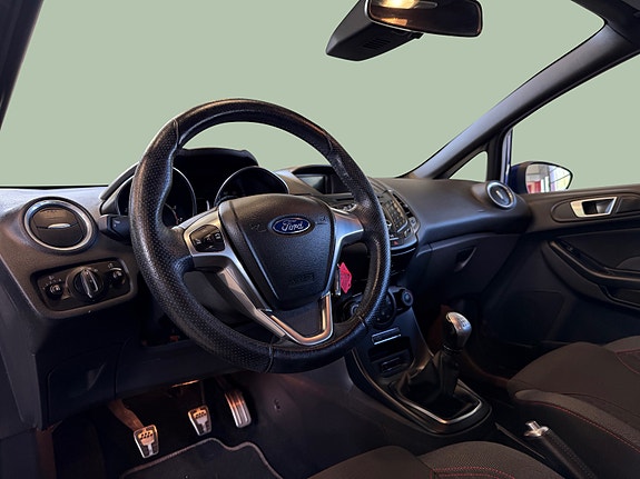 Ford Fiesta 15 of 25