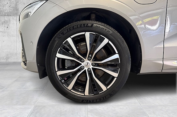 Volvo XC60 9 of 25