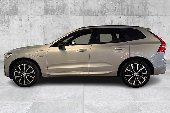 Volvo XC60 2 of 25
