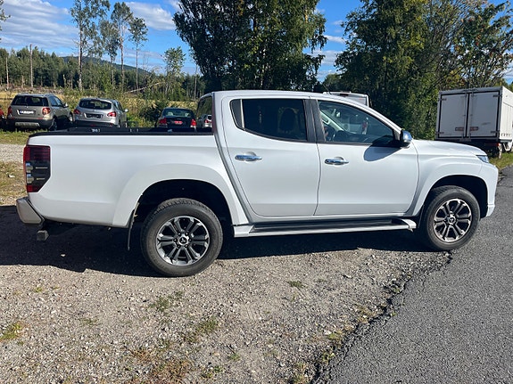Mitsubishi L200 4 of 18