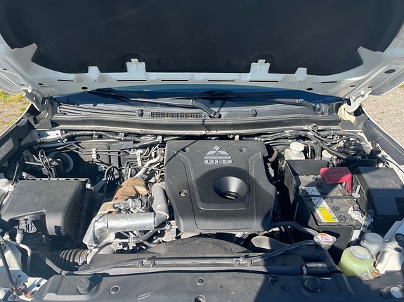 Mitsubishi L200 16 of 18