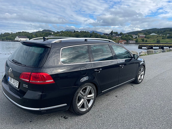 Volkswagen Passat 4 of 13
