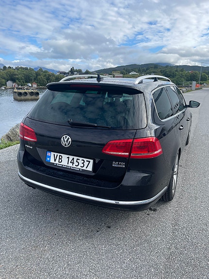 Volkswagen Passat 3 of 13