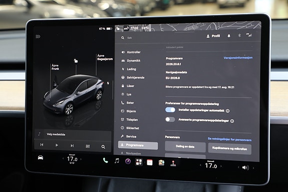 Tesla Model Y 25 of 28