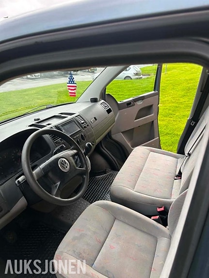 Volkswagen Transporter 10 of 13