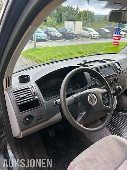 Volkswagen Transporter 8 of 13