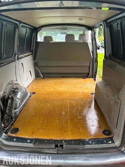 Volkswagen Transporter 11 of 13