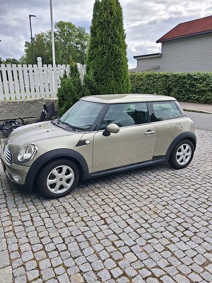 MINI One 3 of 8