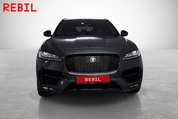 Jaguar F-PACE 2 of 21