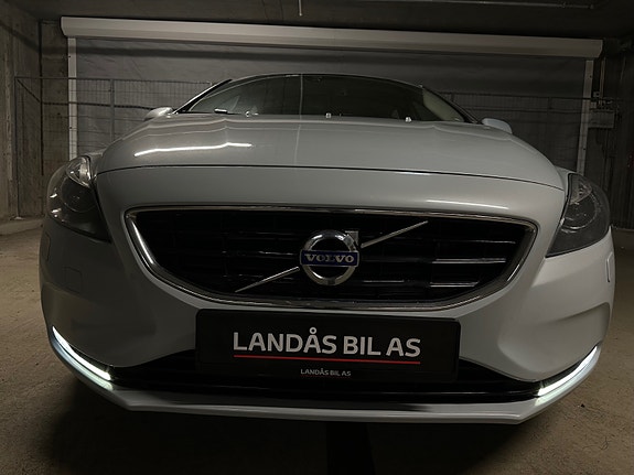 Volvo V40 7 of 30