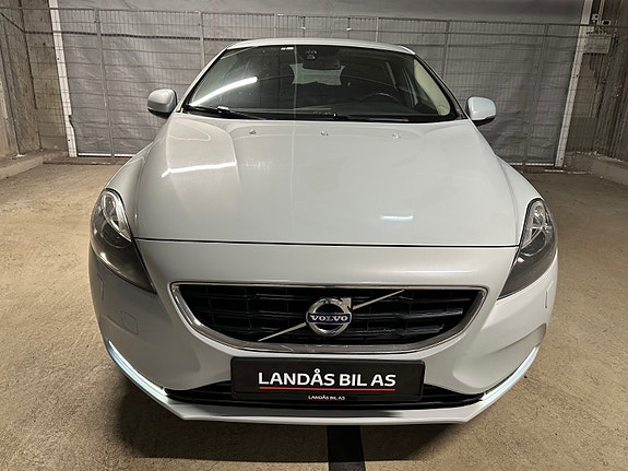 Volvo V40 5 of 30