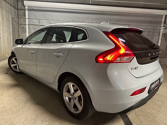 Volvo V40 9 of 30
