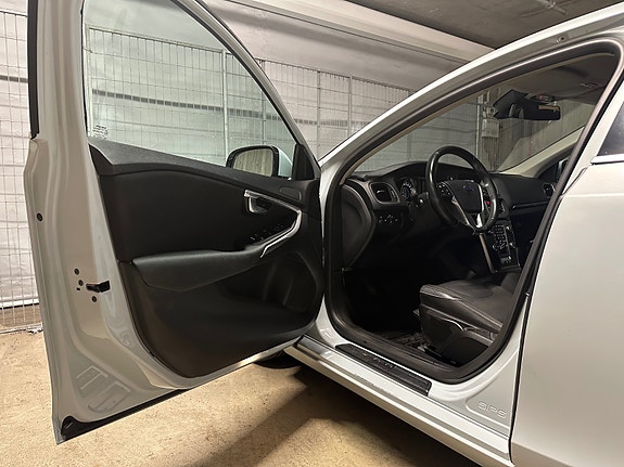 Volvo V40 16 of 30