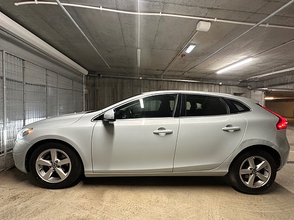Volvo V40 15 of 30