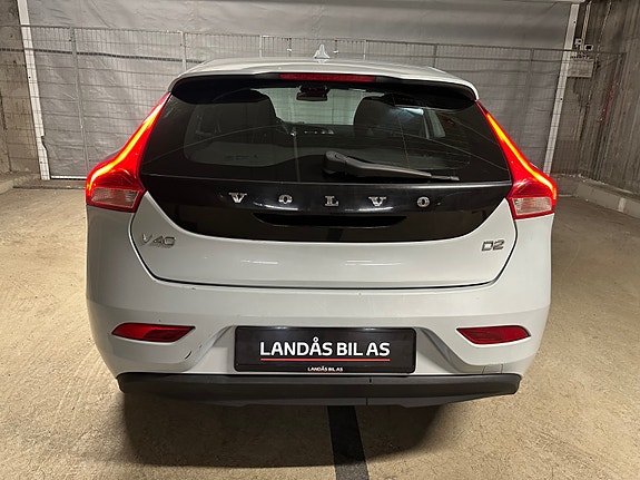 Volvo V40 10 of 30