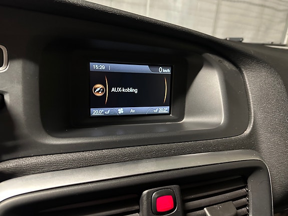 Volvo V40 30 of 30