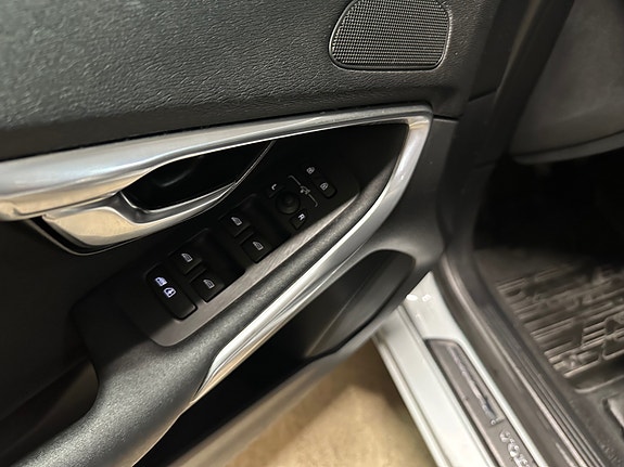 Volvo V40 17 of 30