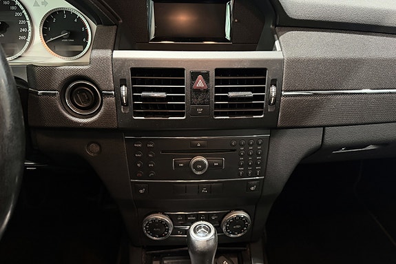 Mercedes-Benz GLK220 15 of 23
