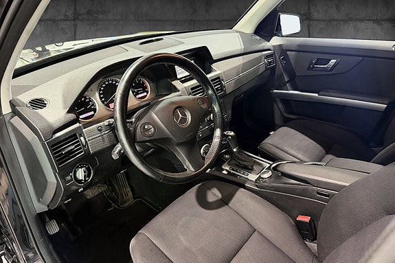 Mercedes-Benz GLK220 10 of 23