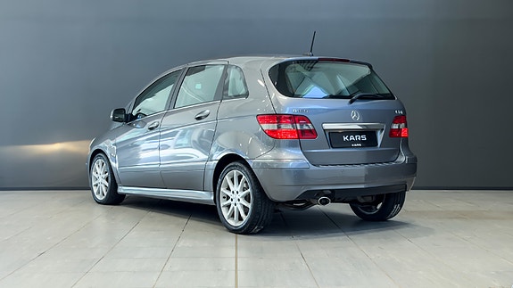 Mercedes-Benz B180 3 of 25
