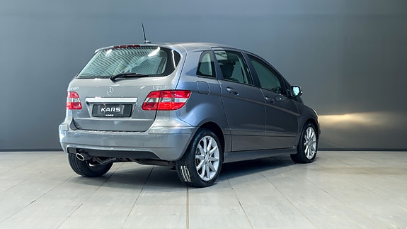 Mercedes-Benz B180 5 of 25