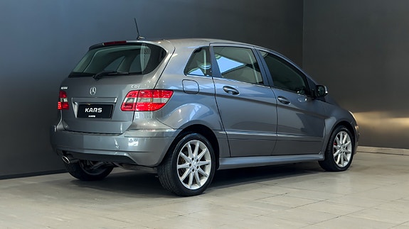 Mercedes-Benz B180 9 of 25