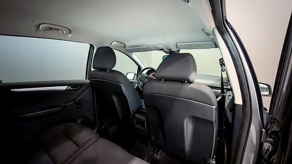 Mercedes-Benz B180 24 of 25