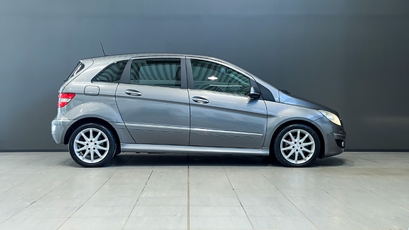 Mercedes-Benz B180 6 of 25