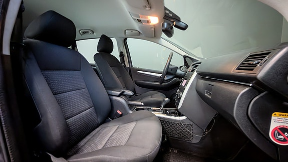 Mercedes-Benz B180 25 of 25
